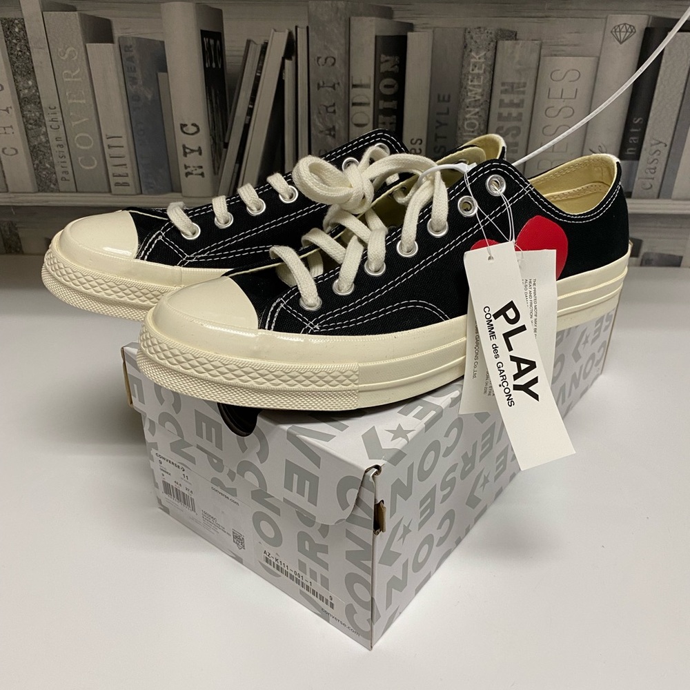 Converse X Commes des Garçon Sneakers Size 9 NWT and box